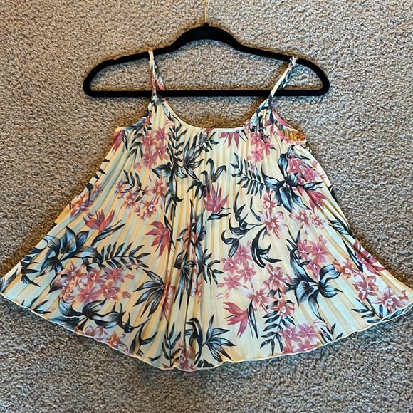 H&M pleated blouse - Picture 4 of 10